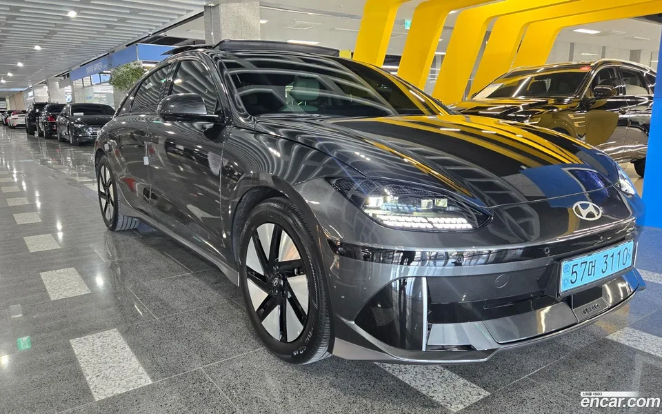 Hyundai Ioniq 6 2023 — фото 1, купить с доставкой в Москву