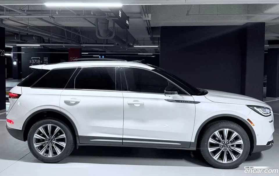 Lincoln Corsair 2.0 AWD 2022 — миниатюра 4
