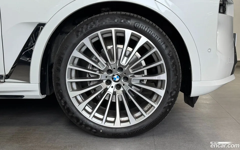 BMW X7 xDrive 40i 6 2025 — миниатюра 5