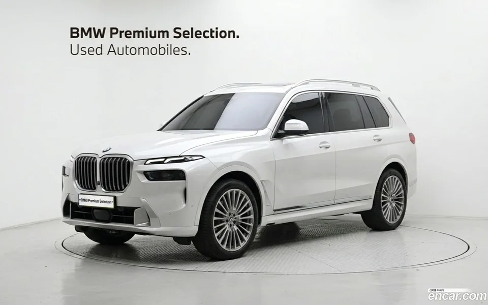 BMW X7 xDrive 40i 6 2025 — фото 1, купить с доставкой в Москву