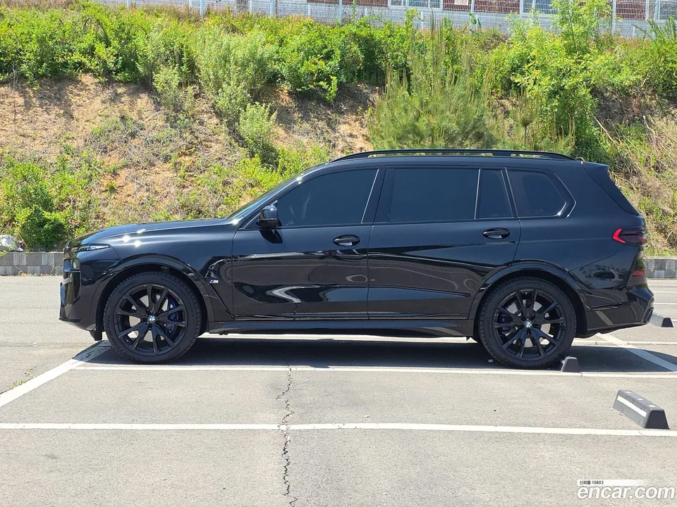 BMW X7 M60i xDrive M 6 2025 — миниатюра 2