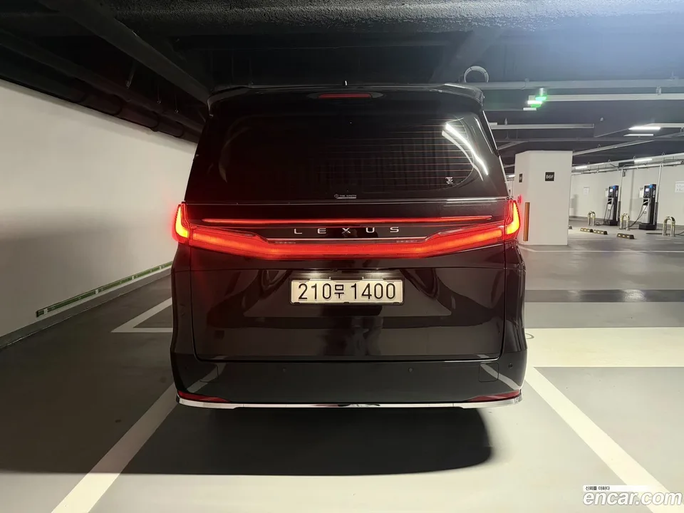 Lexus LM 500h 2025 — миниатюра 2