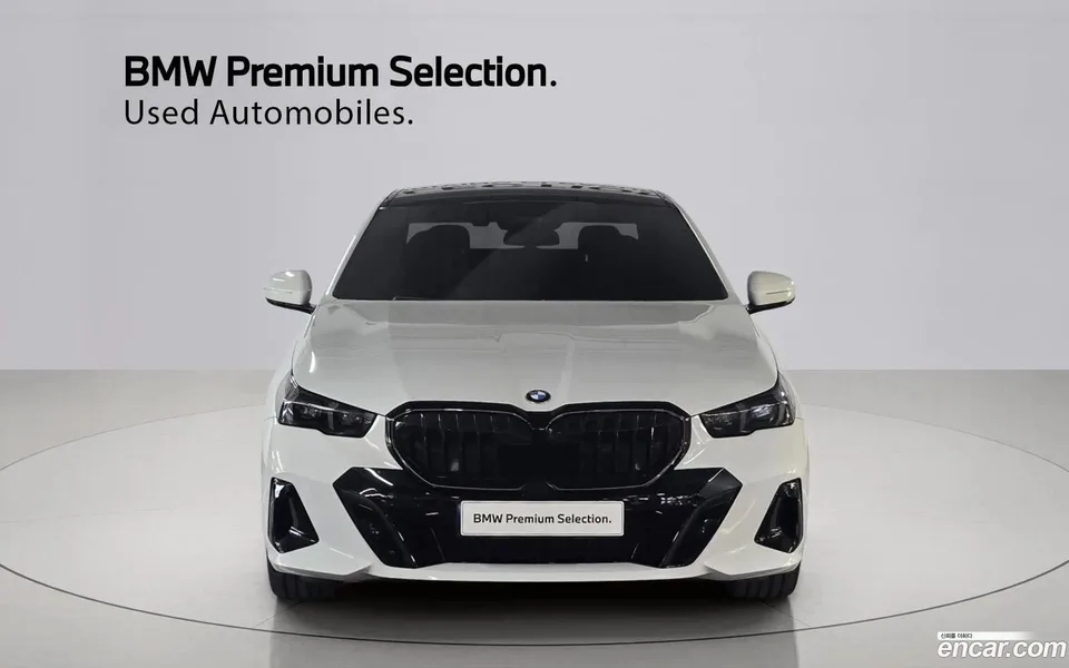 BMW 5 Series 520i M 2024 — thumbnail 3