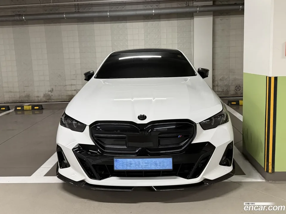 BMW i5 M60 xDrive 2024 — фото 1, купить с доставкой в Москву
