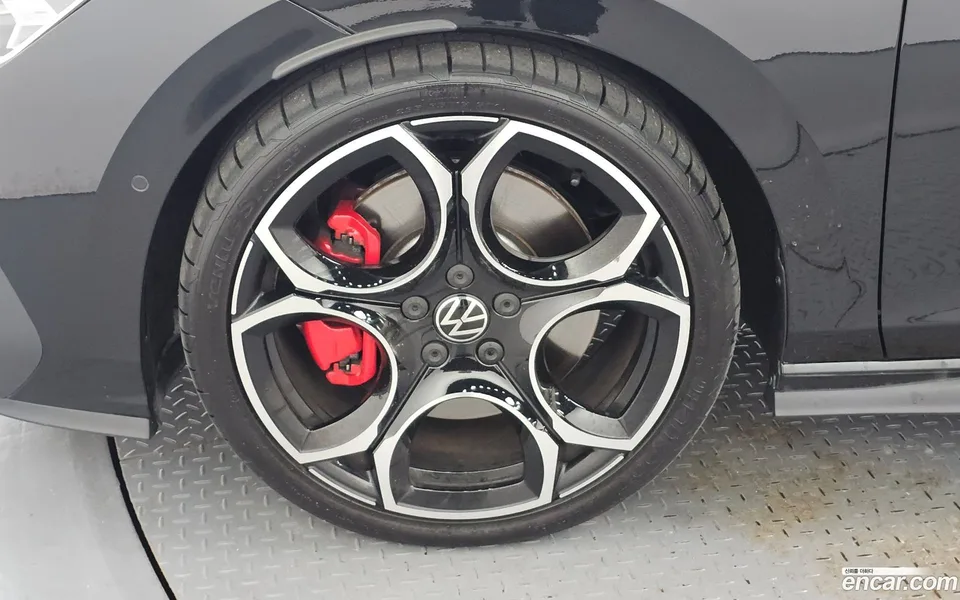 Volkswagen Golf 2.0 GTI 2025 — миниатюра 5