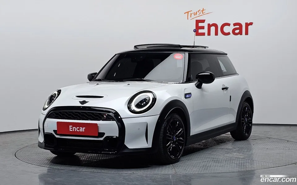 MINI Cooper S 2024 — фото 1, купить с доставкой в Москву