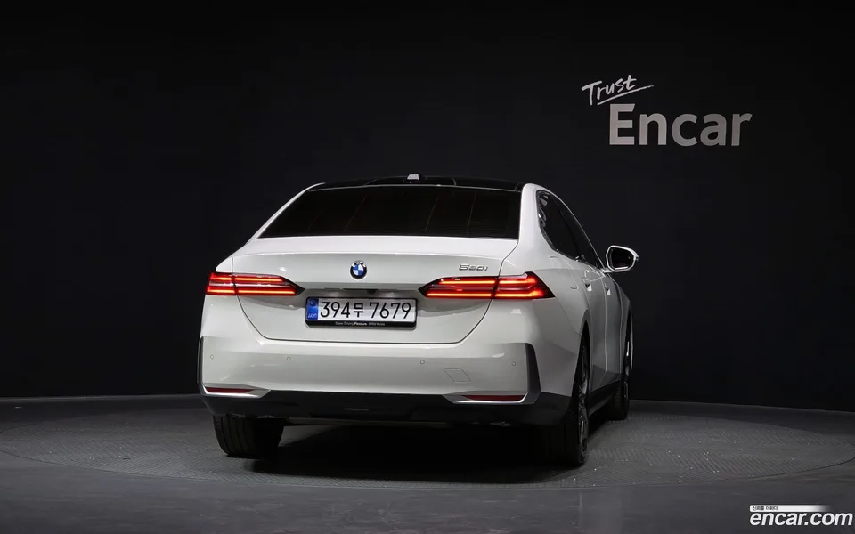 BMW 5 Series 520i 2025 — миниатюра 4