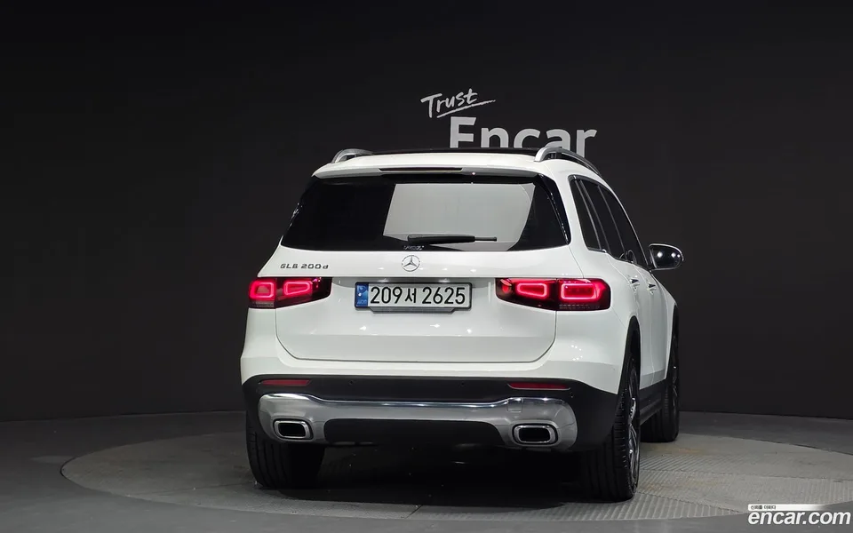 Mercedes-Benz GLB-Class GLB200 d 2022 — thumbnail 4