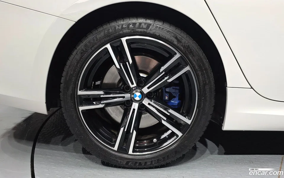 BMW 3 Series 320i M 2023 — миниатюра 2