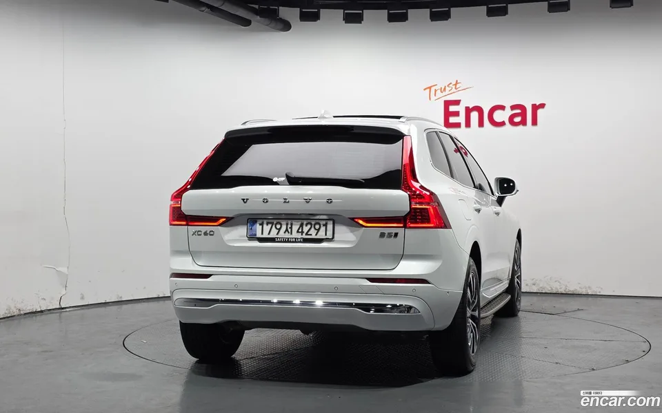 Volvo XC60 B5 2023 — миниатюра 4