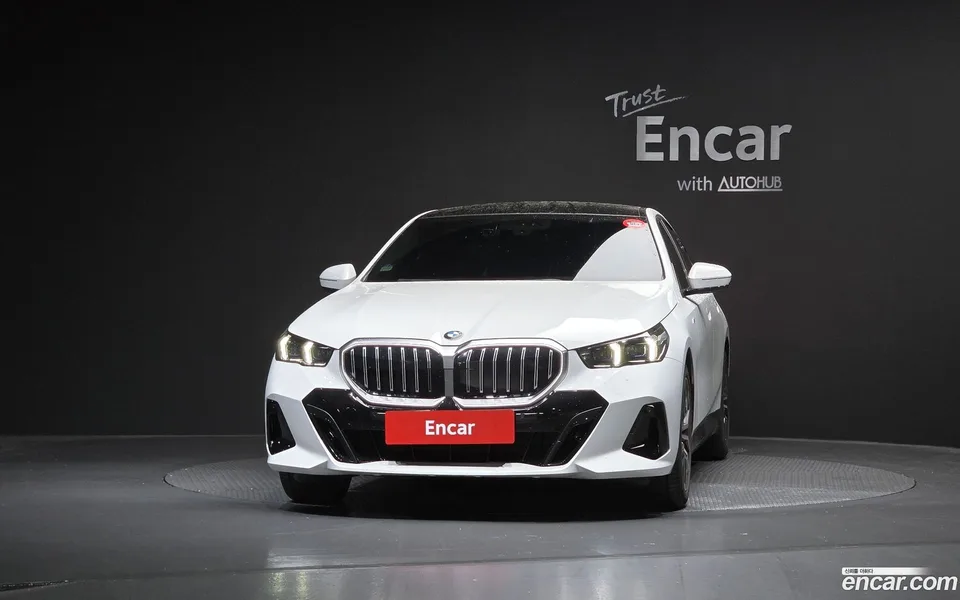 BMW 5 Series 520i M 2025 — миниатюра 3