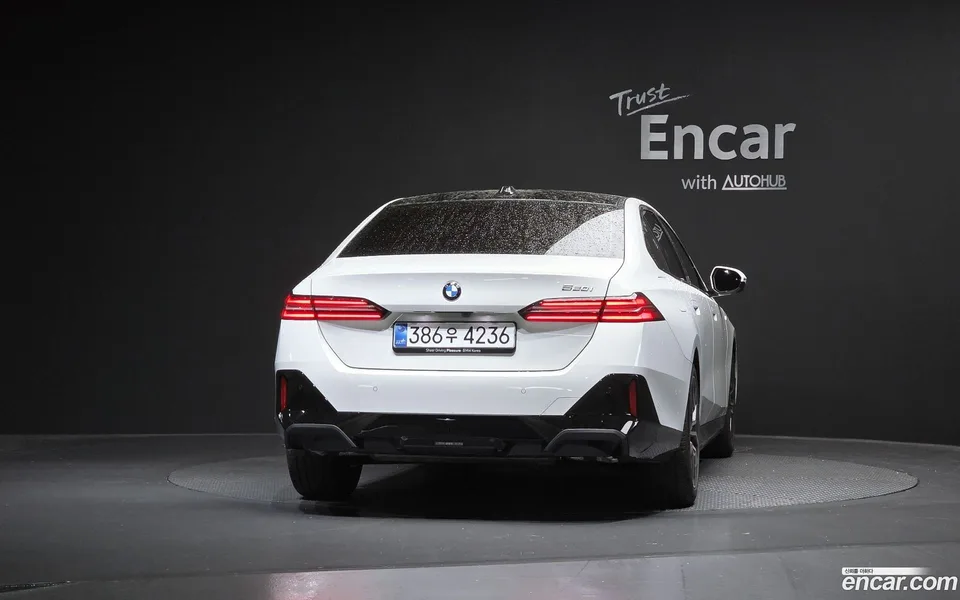 BMW 5 Series 520i M 2025 — миниатюра 4