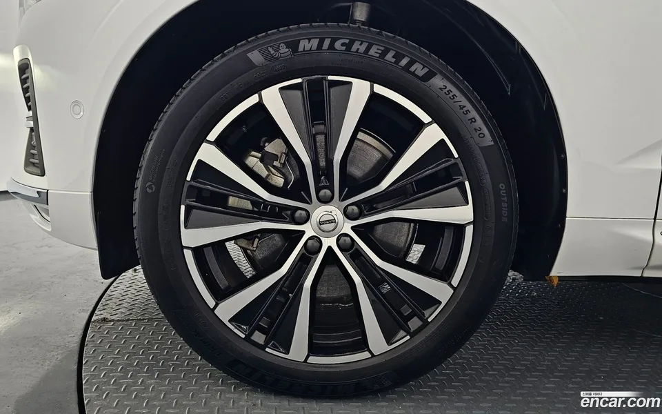 Volvo XC60 B6 2023 — миниатюра 5
