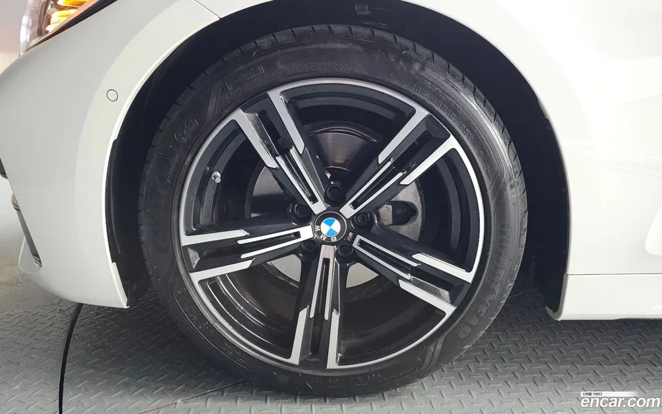 BMW 4 Series 420i M 2023 — миниатюра 2