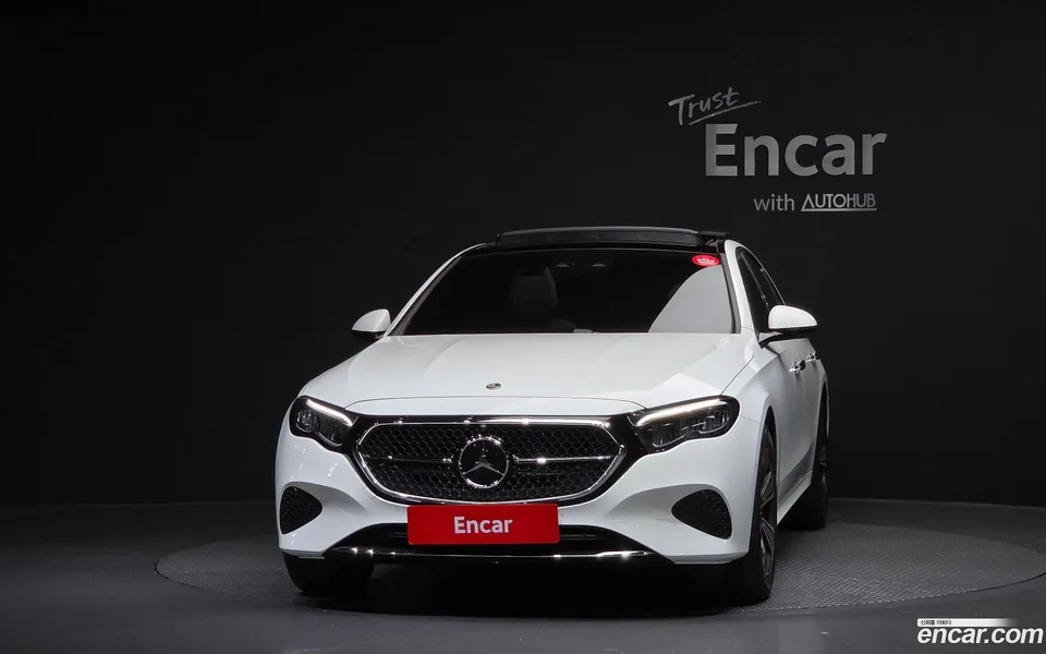 Mercedes-Benz E-Class E200 2025 — миниатюра 3