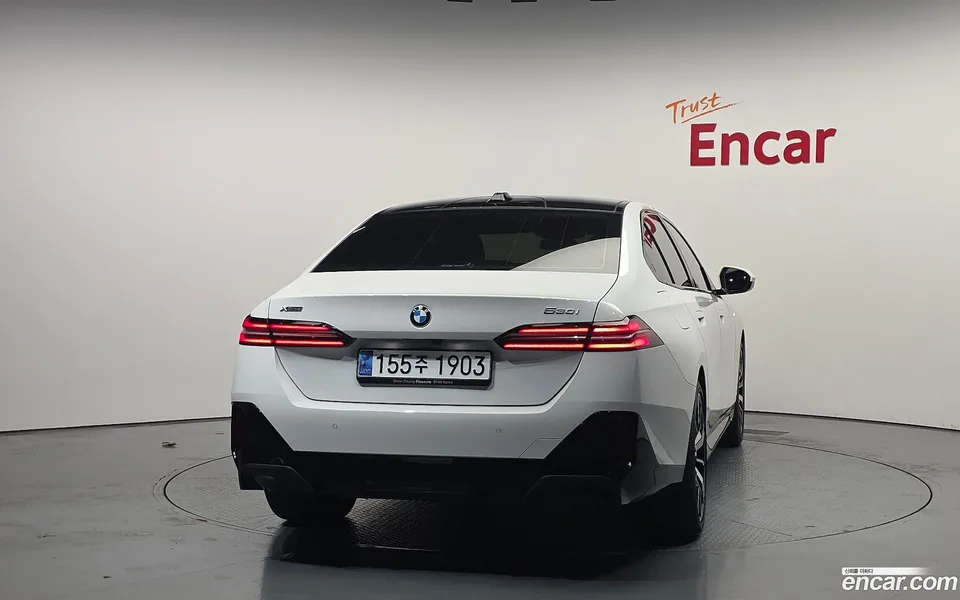 BMW 5 Series 530i xDrive M 2024 — миниатюра 4