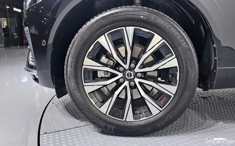 Volvo XC60 B5 2023 — миниатюра 5