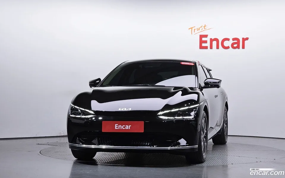 Kia EV6 2023 — миниатюра 3