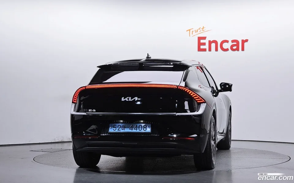 Kia EV6 2023 — миниатюра 4