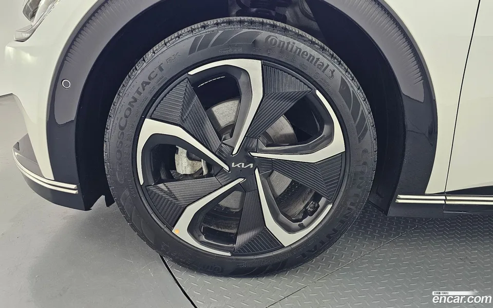 Kia EV6 2022 — миниатюра 2
