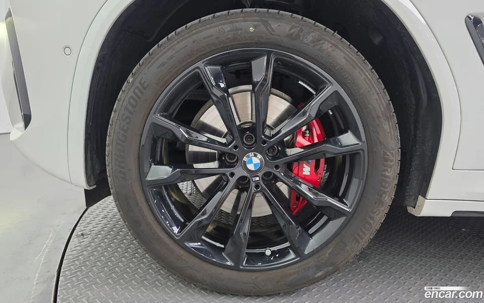 BMW X4 xDrive20i M 2025 — миниатюра 2