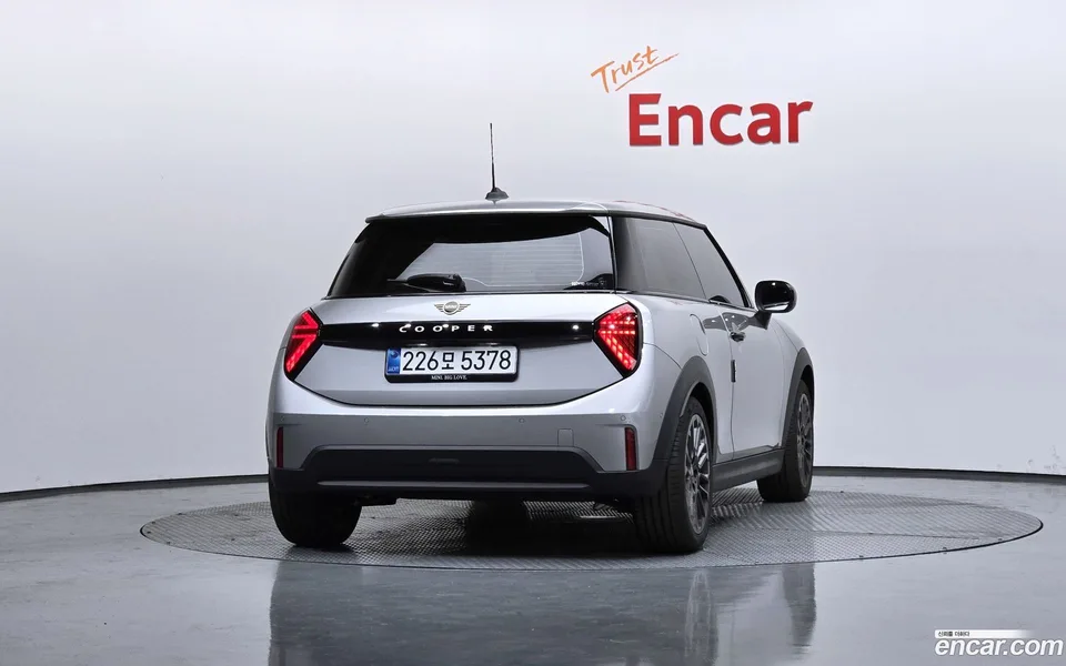 MINI Cooper C 2025 — миниатюра 4