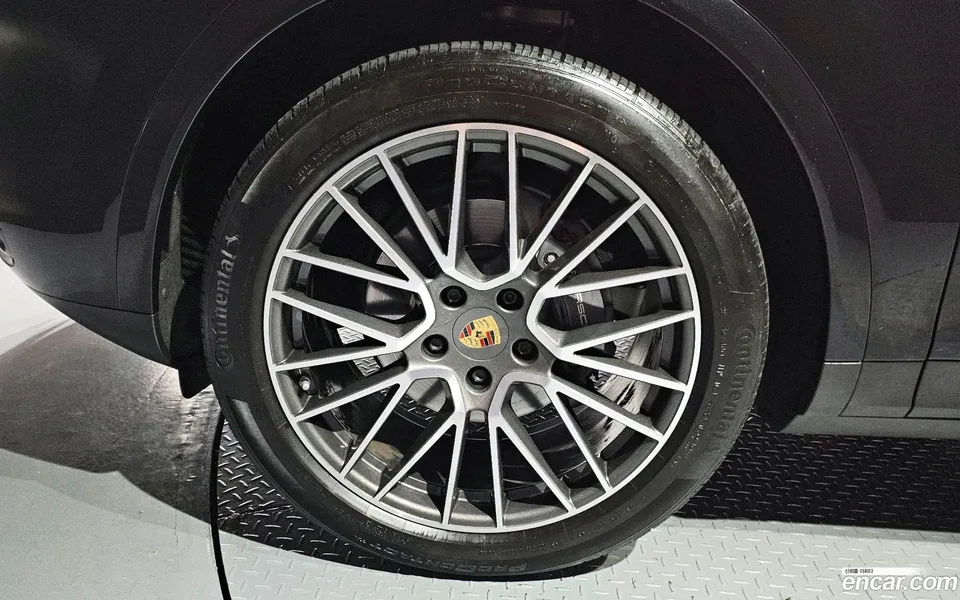 Porsche Cayenne 3.0 2022 — миниатюра 2