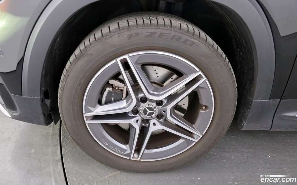 Mercedes-Benz GLB-Class GLB250 4MATIC 2025 — миниатюра 5