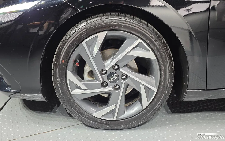 Hyundai Avante CN7 1.6 2023 — миниатюра 2