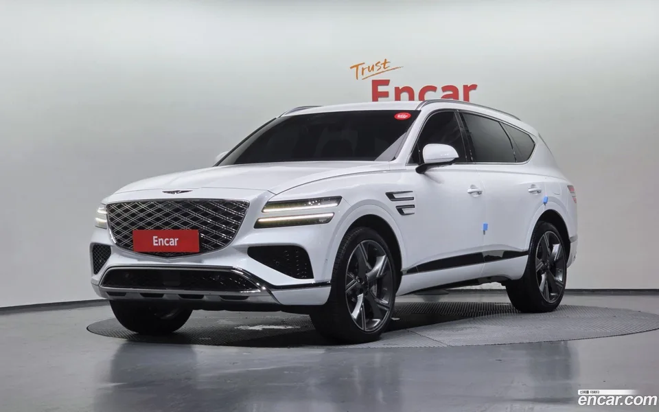 Genesis GV80 2.5T 2WD 2024 — фото 1, купить с доставкой в Москву