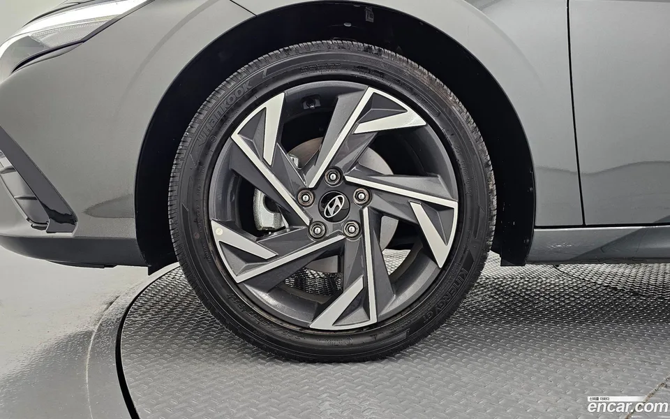 Hyundai Avante CN7 1.6 2025 — миниатюра 2