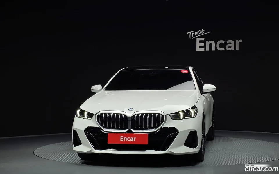BMW 5 Series 520i M 2025 — миниатюра 3