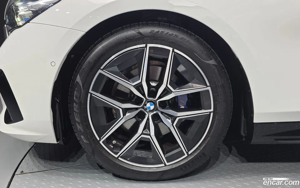 BMW 5 Series 520i M 2025 — миниатюра 5