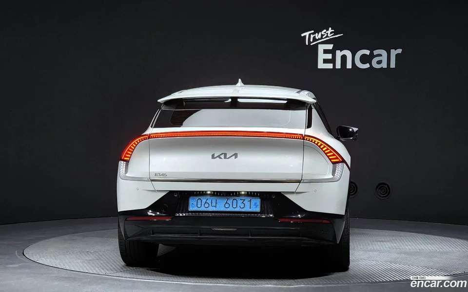 Kia EV6 2023 — thumbnail 4