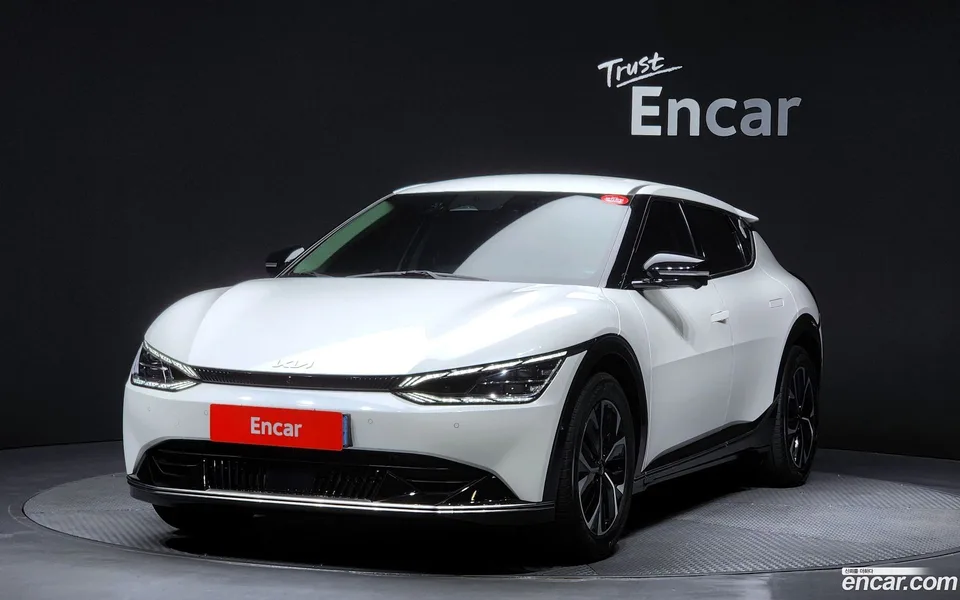 Kia EV6 2023 — photo 1, buy with delivery to Moscow