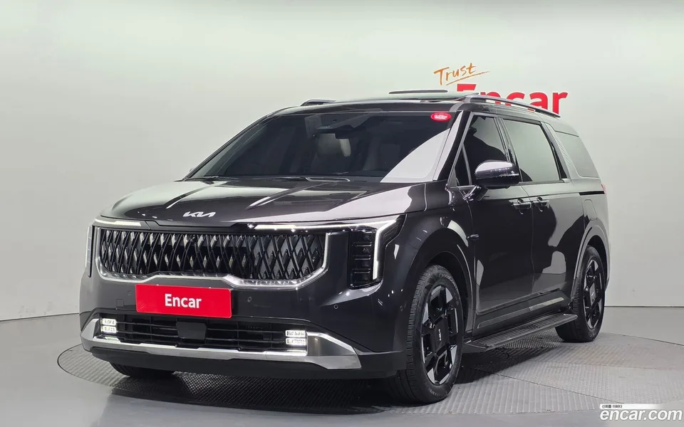 Kia Carnival HEV 7 2025 — фото 1, купить с доставкой в Москву