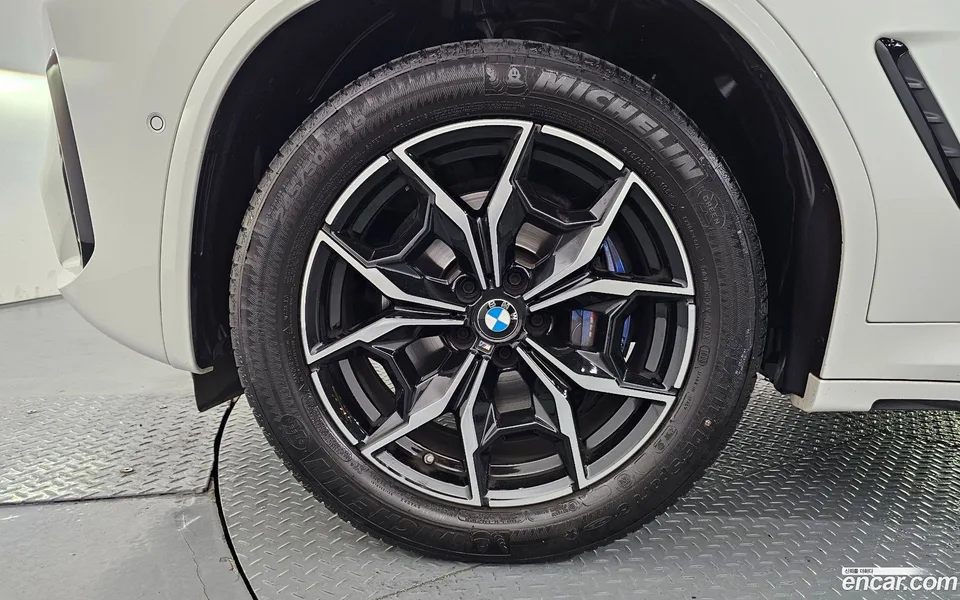 BMW X4 xDrive20i M 2023 — миниатюра 5
