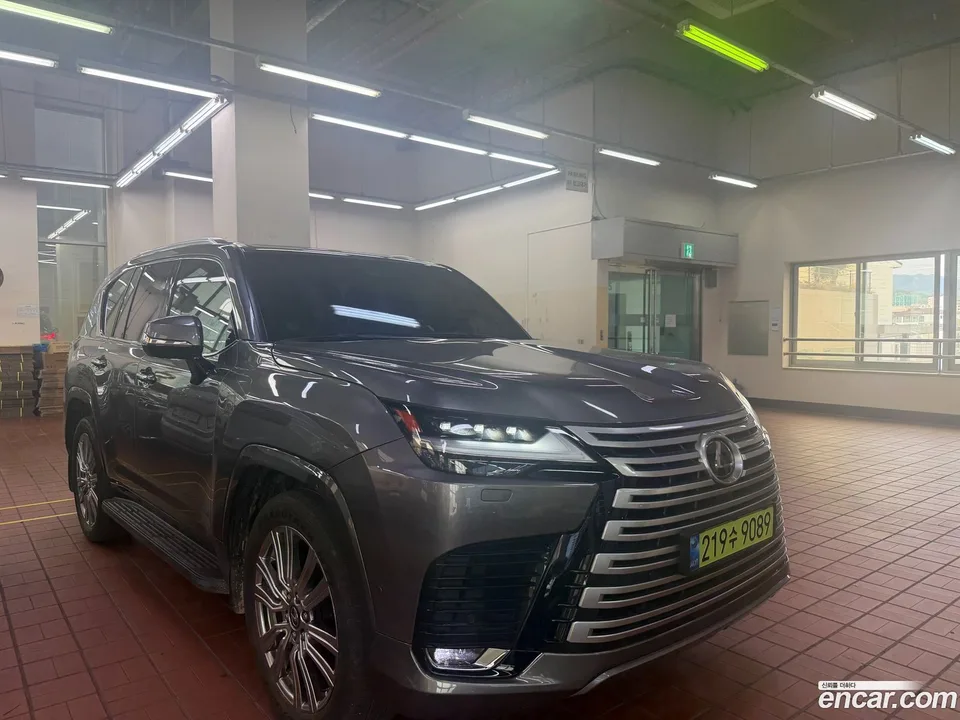 Lexus LX 700h VIP 2025 — фото 1, купить с доставкой в Москву