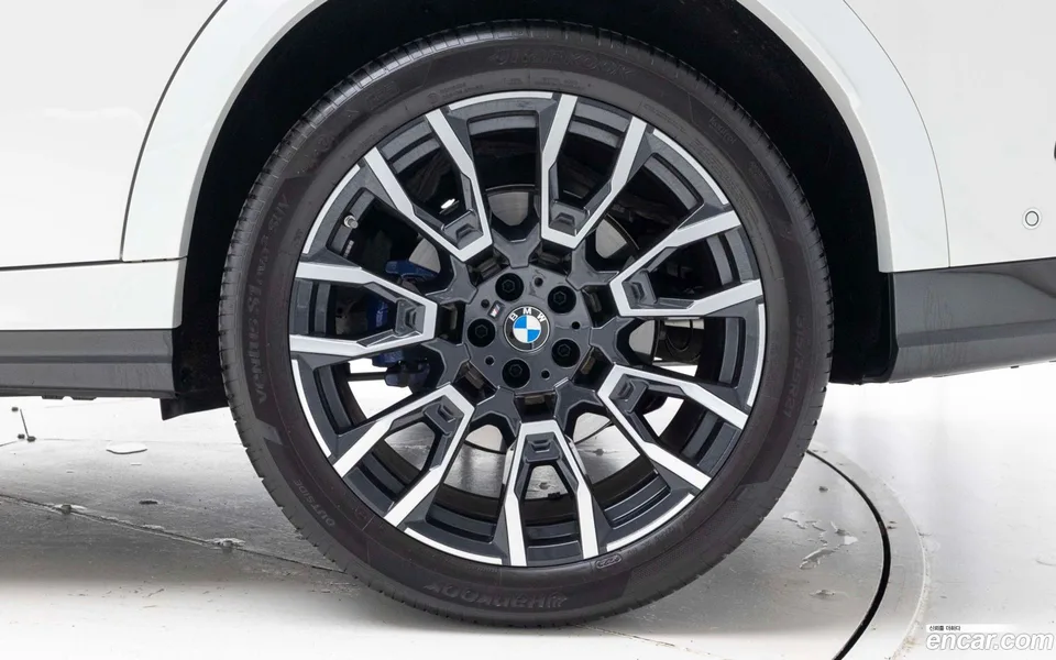 BMW X6 xDrive40i M 2023 — миниатюра 5