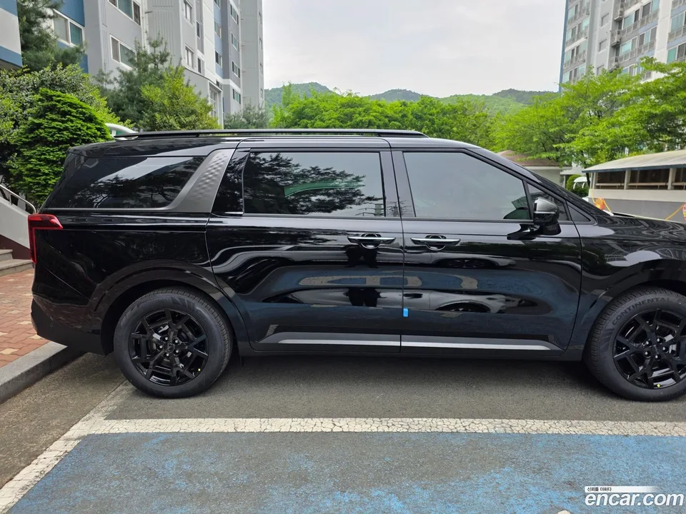 Kia Carnival HEV 9 X Line 2026 — миниатюра 2