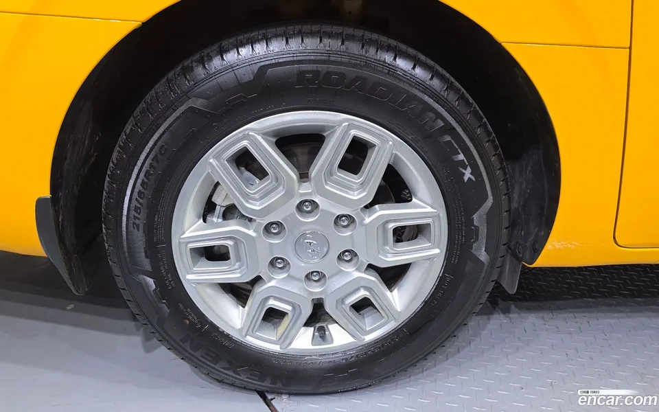 Hyundai Staria L3.5 2024 — thumbnail 2