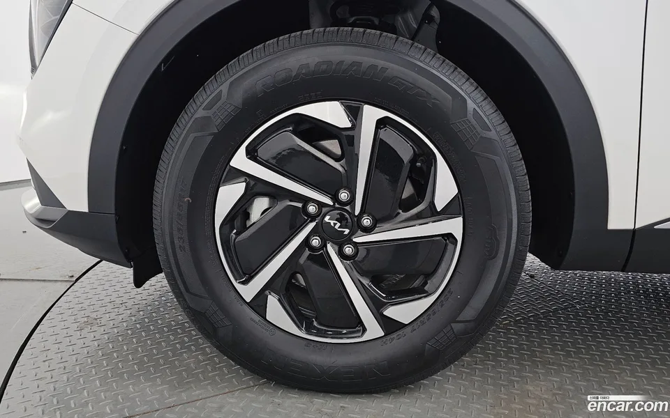 Kia Sportage Hybrid 2WD 2023 — миниатюра 2