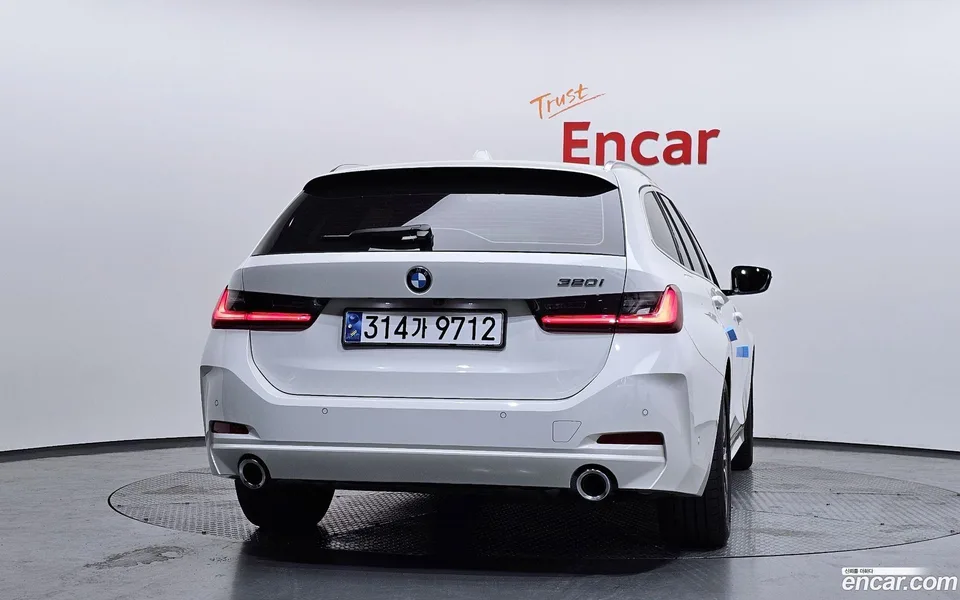 BMW 3 Series 320i 2024 — миниатюра 4