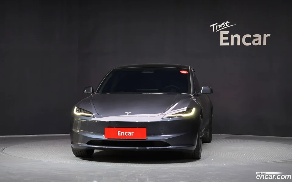 Tesla Model 3 AWD 2024 — миниатюра 3