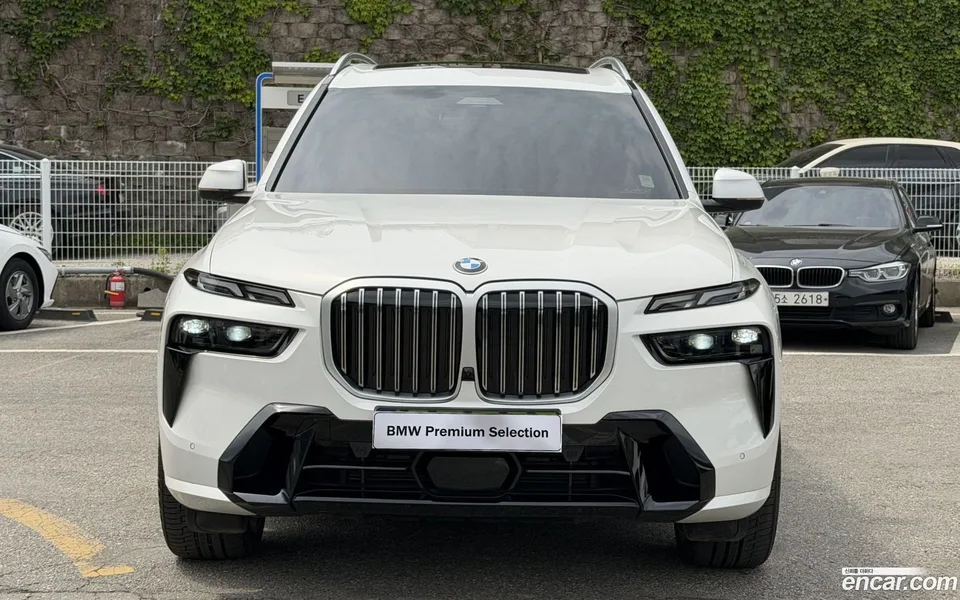 BMW X7 xDrive 40i M 6 2024 — миниатюра 3