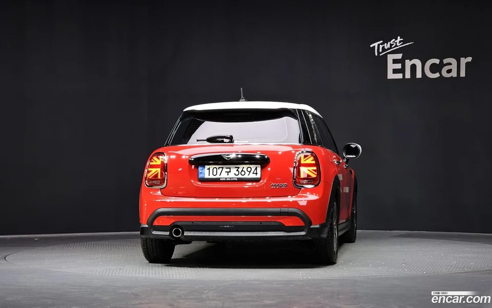 MINI Cooper 5 2022 — миниатюра 4