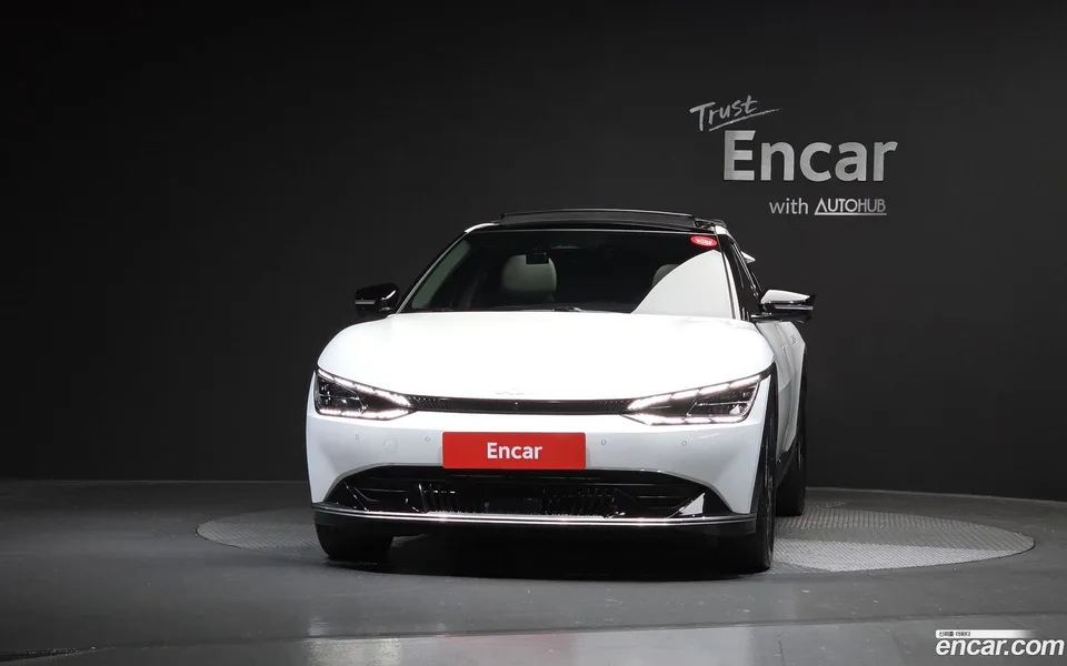 Kia EV6 2023 — миниатюра 3
