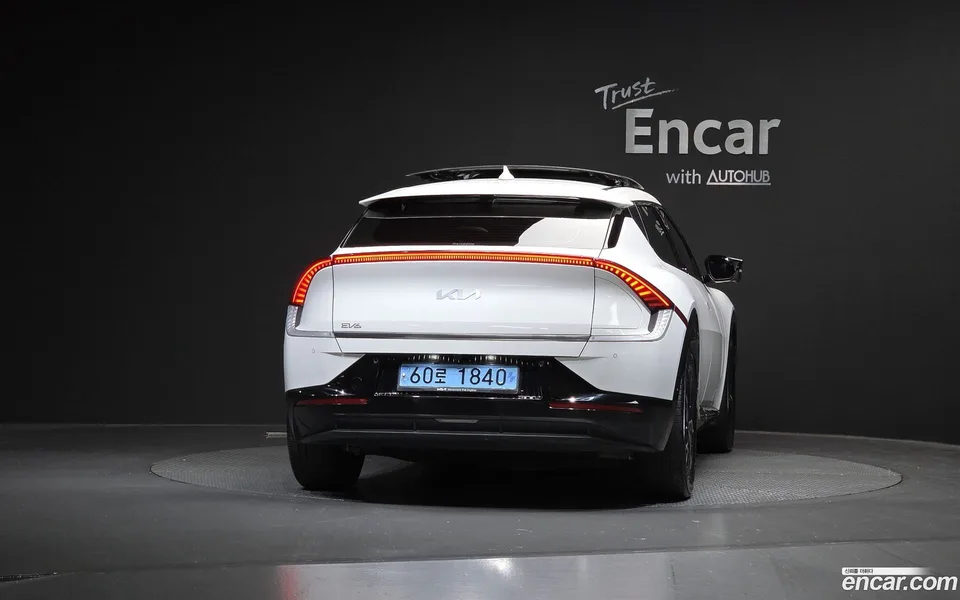 Kia EV6 2023 — миниатюра 4