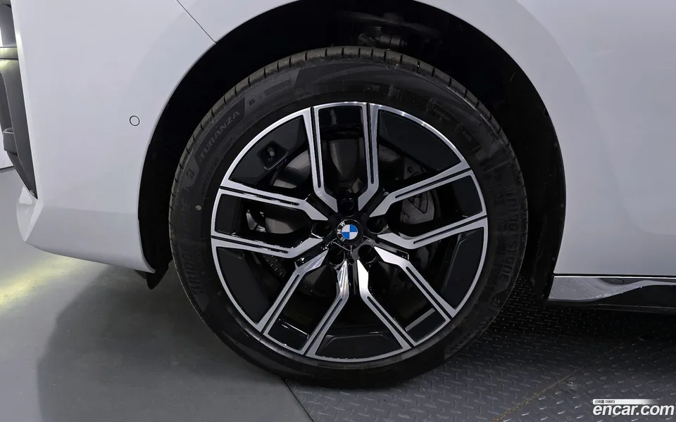 BMW 7 Series 740i xDrive M 2025 — миниатюра 2