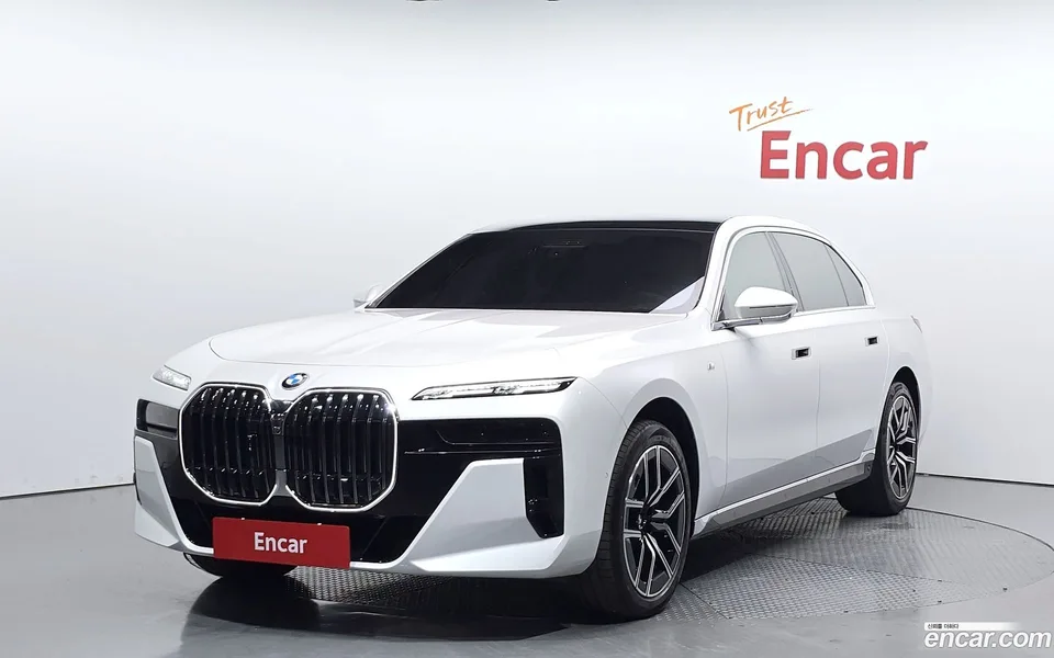 BMW 7 Series 740i xDrive M 2025 — фото 1, купить с доставкой в Москву